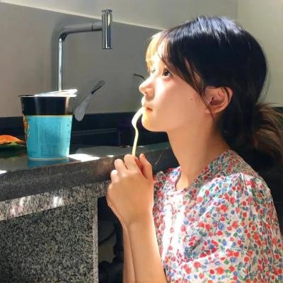 商谍